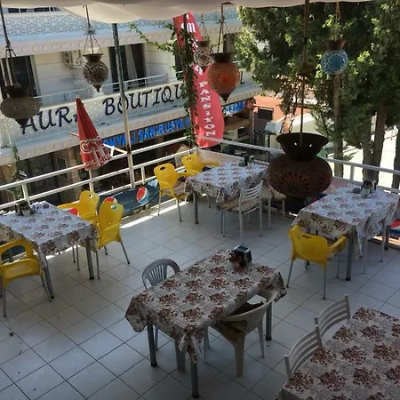 Zuemruet Pansiyon Side